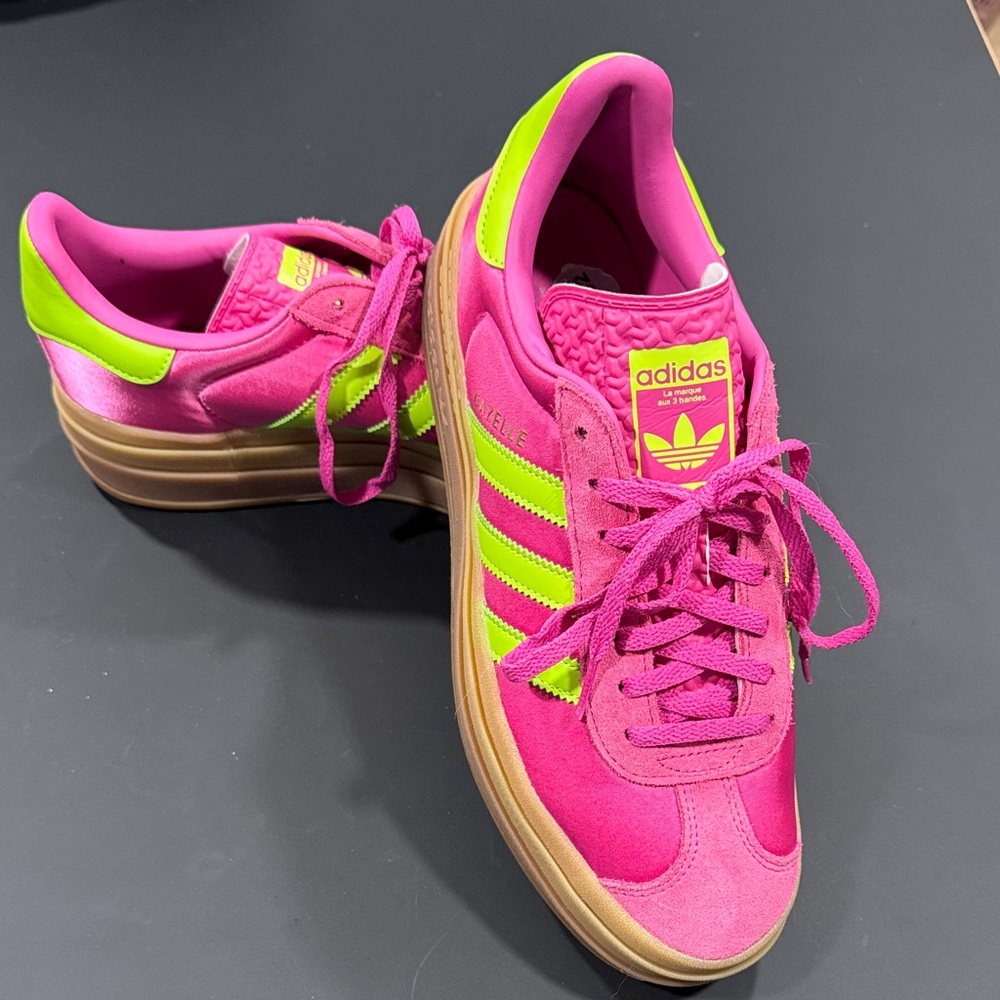 Adidas Women's Vibrant Pink and Neon Green Sneakers gazelle bold